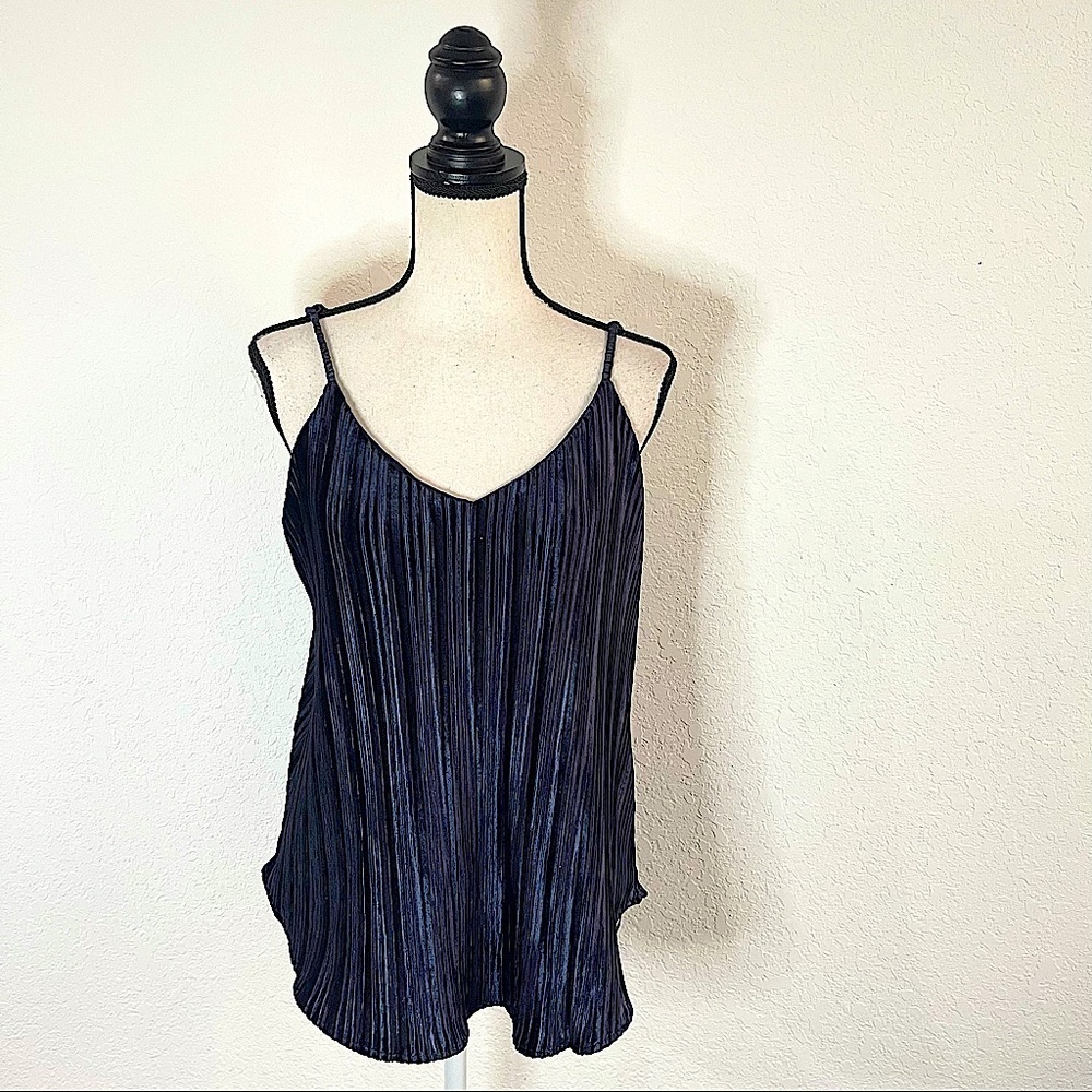 DALIA Women’s Navy Velvet Sleeveless Pleated V-neck Tank Top Size Small